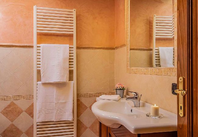 Ferienwohnung in Colle di Compito - TONINO Ferienwohnung in Colle di Compito - TONINO