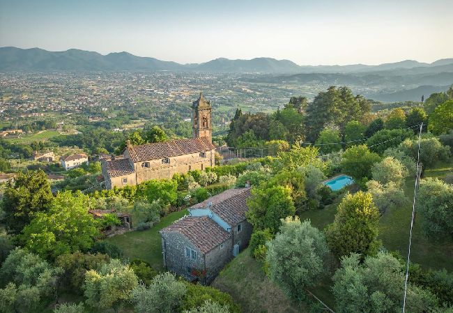 Villa in Lucca - EMILIA Villa in Lucca - EMILIA