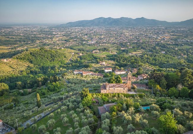 Villa in Lucca - EMILIA Villa in Lucca - EMILIA