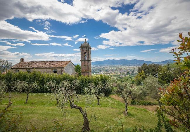 Villa in Lucca - EMILIA Villa in Lucca - EMILIA