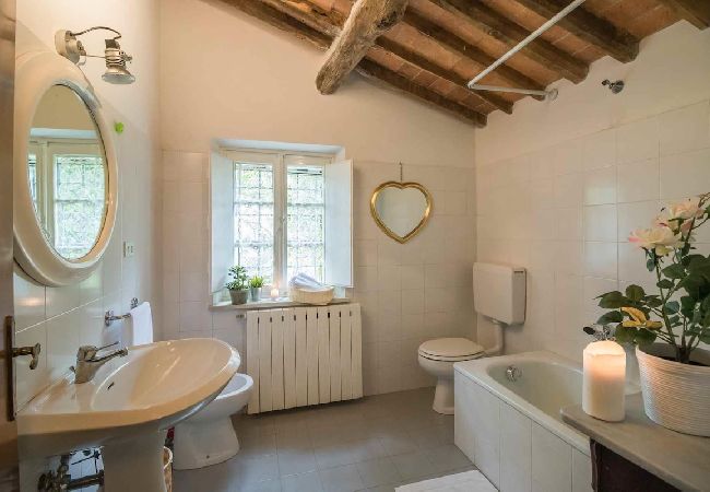 Villa in Lucca - EMILIA Villa in Lucca - EMILIA
