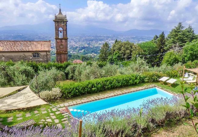Villa in Lucca - EMILIA Villa in Lucca - EMILIA