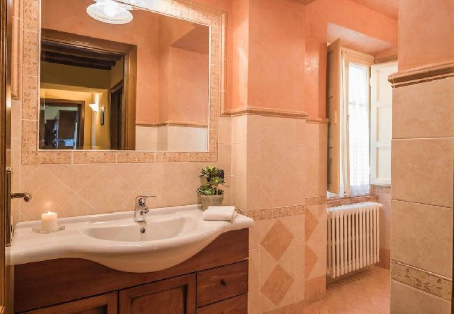 Ferienwohnung in Colle di Compito - COLOMBA Ferienwohnung in Colle di Compito - COLOMBA