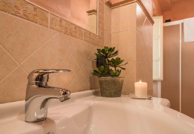 Ferienwohnung in Colle di Compito - COLOMBA Ferienwohnung in Colle di Compito - COLOMBA