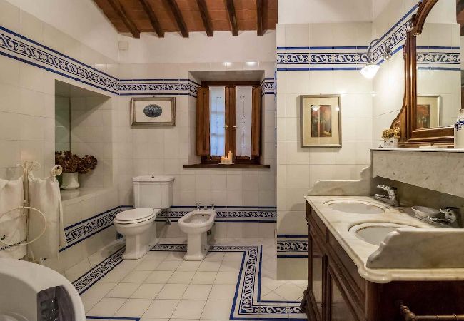 Villa in Lucca - GIGLIO Villa in Lucca - GIGLIO