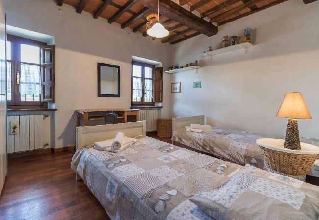 Villa in Barga - LA BARGHIGIANA Villa in Barga - LA BARGHIGIANA