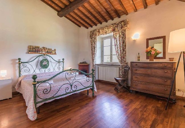 Villa in Barga - LA BARGHIGIANA Villa in Barga - LA BARGHIGIANA