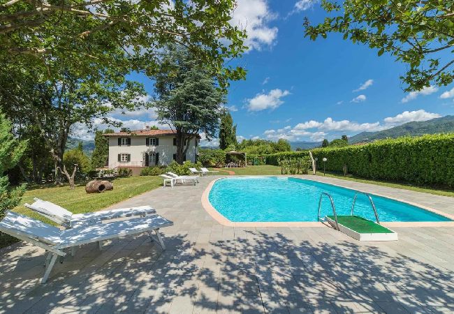 Villa in Barga - LA BARGHIGIANA Villa in Barga - LA BARGHIGIANA