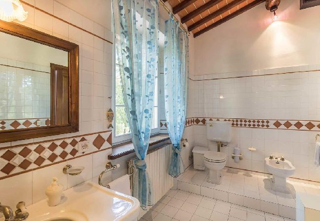Villa in Barga - LA BARGHIGIANA Villa in Barga - LA BARGHIGIANA