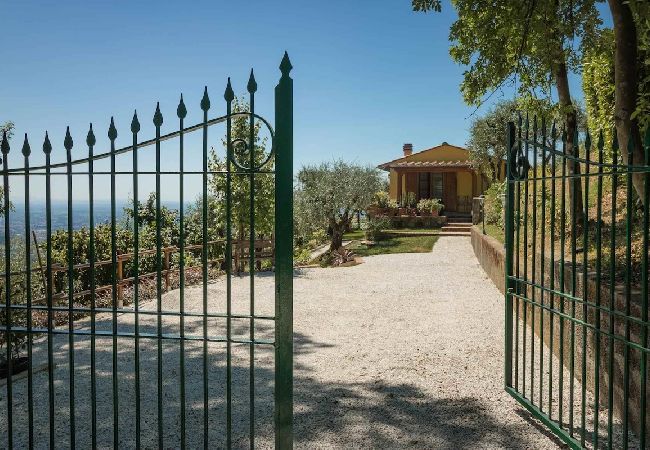 Villa in Pescia - LA VEDUTA Villa in Pescia - LA VEDUTA