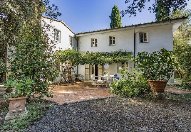 Villa in Lucca - LA MERLAIA Villa in Lucca - LA MERLAIA