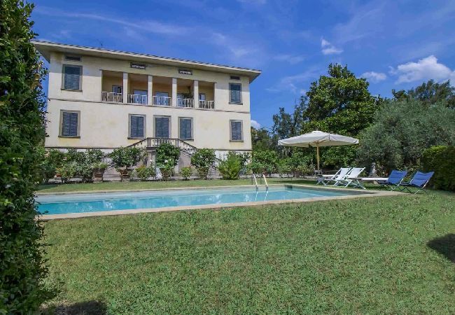 Villa in Lucca - LA MERLAIA Villa in Lucca - LA MERLAIA