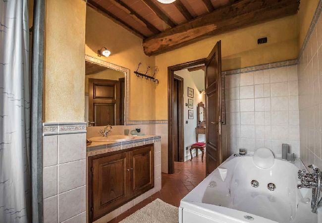 Ferienhaus in Camigliano Santa gemma - CAMPANARO Ferienhaus in Camigliano Santa gemma - CAMPANARO