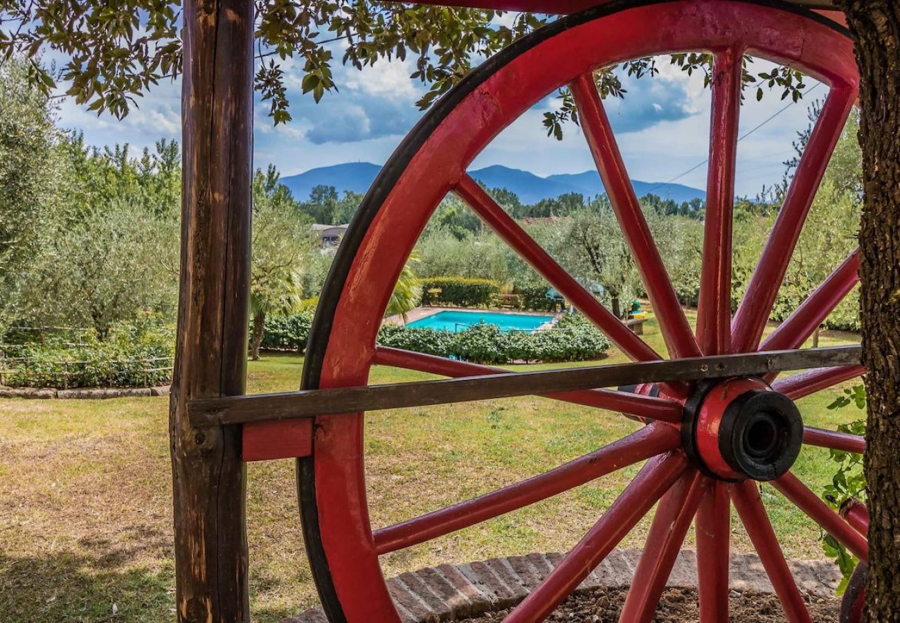 Ferienhaus in Camigliano Santa gemma - CAMPANARO