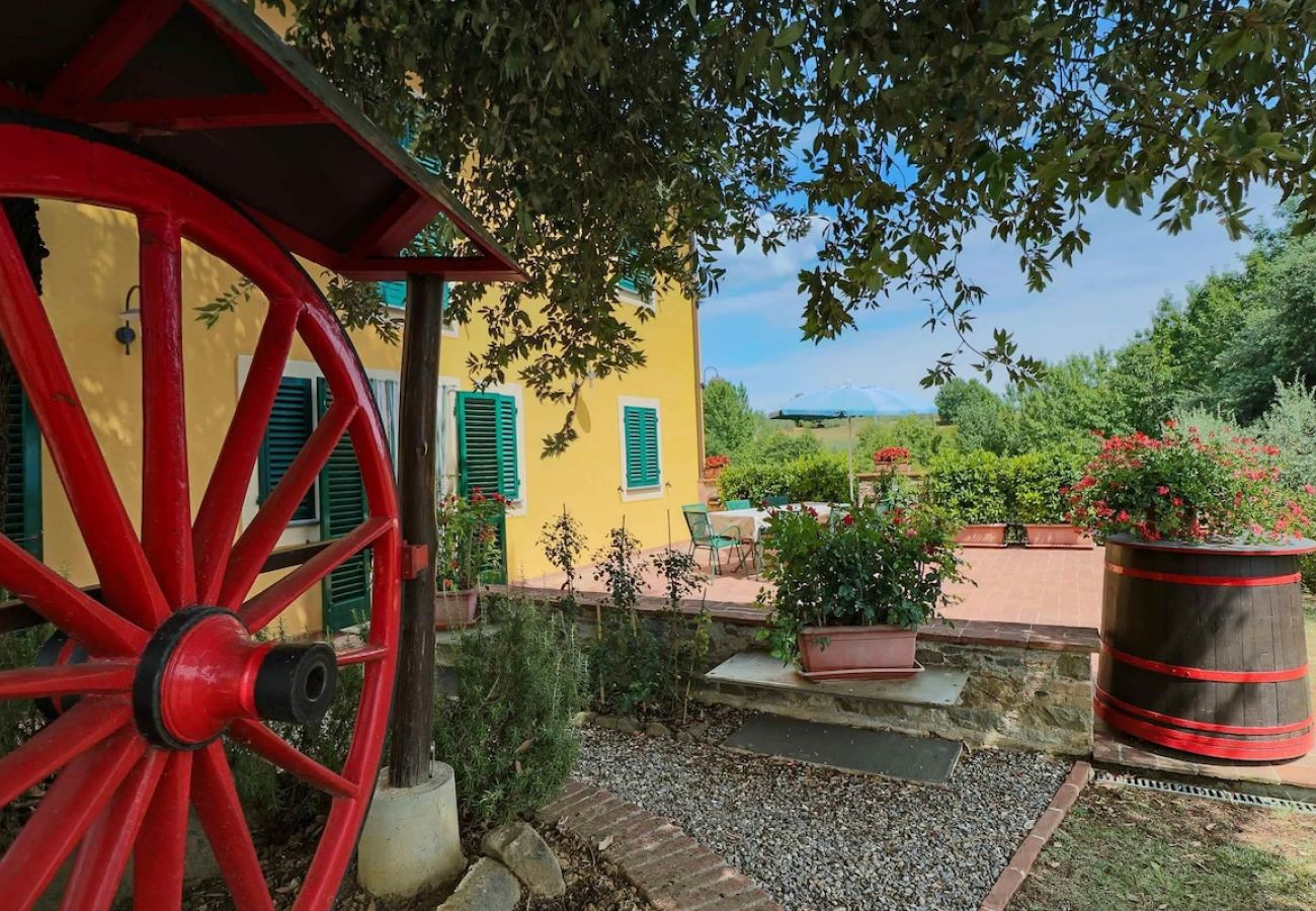 Ferienhaus in Camigliano Santa gemma - CAMPANARO