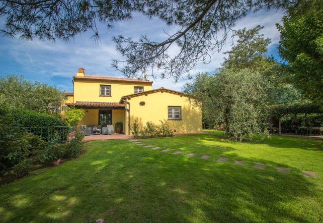 Villa in Montecarlo - IL SUGHERO Villa in Montecarlo - IL SUGHERO