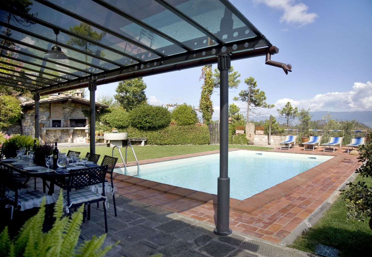 Villa in Pieve di Compito - ENNU