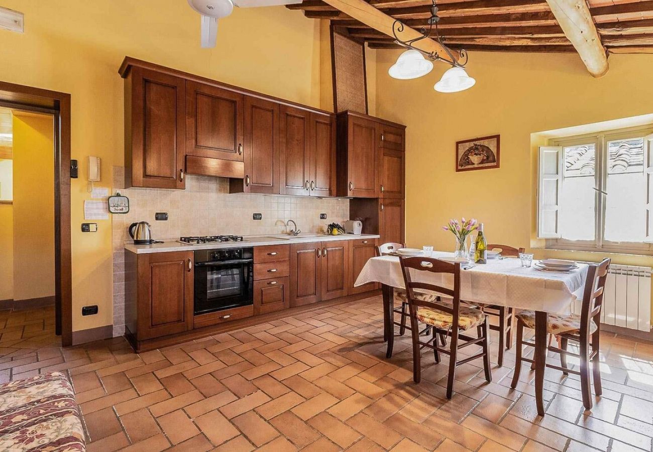 Apartment in Colle di Compito - TONINO