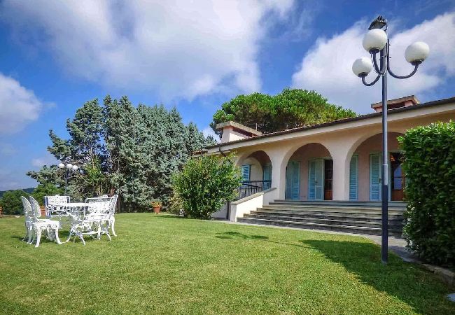 Villa in Capraia e Limite - MELOGRANO Villa in Capraia e Limite - MELOGRANO