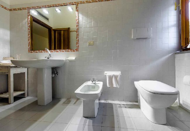 Villa in Capraia e Limite - MELOGRANO Villa in Capraia e Limite - MELOGRANO