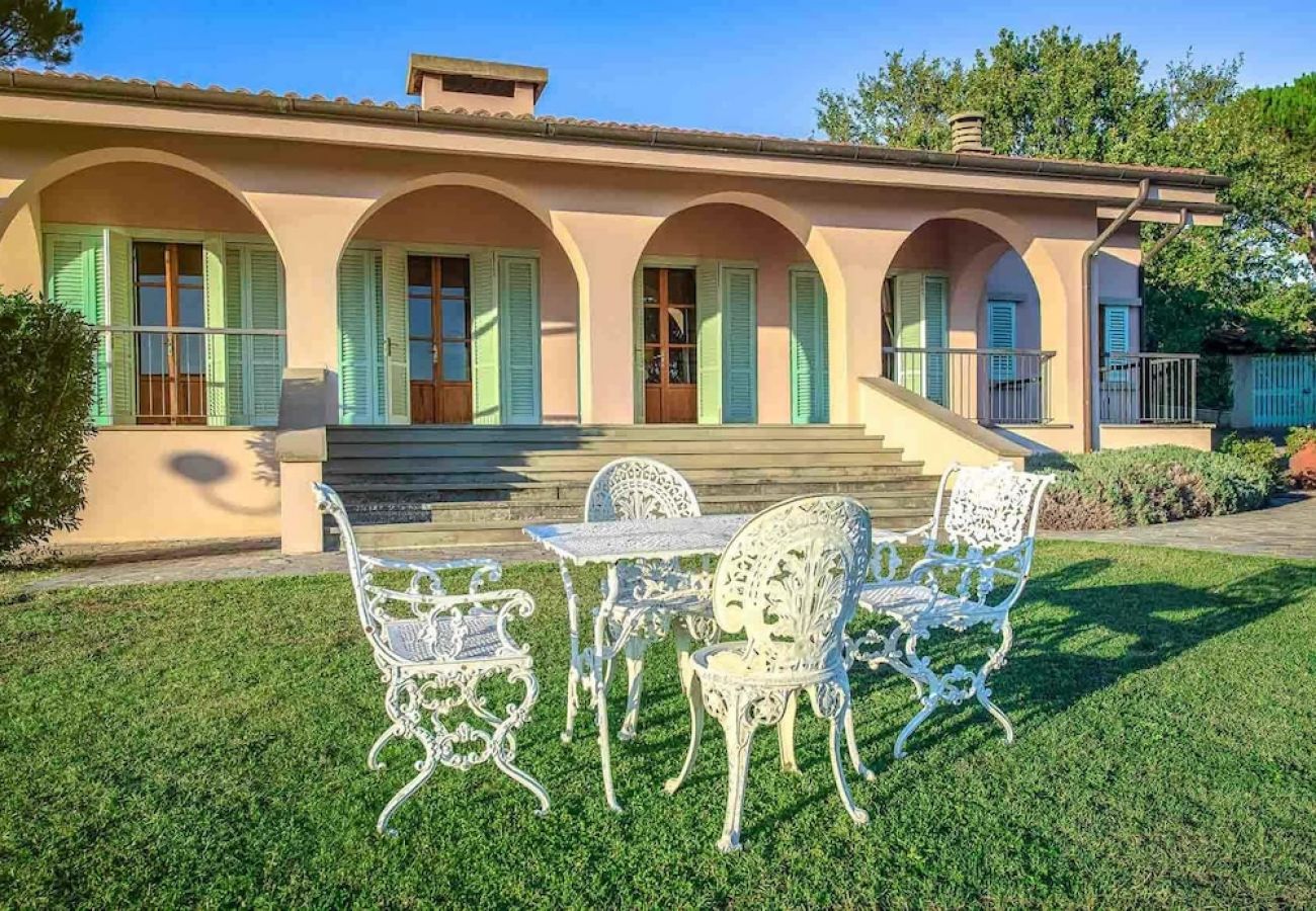 Villa in Capraia e Limite - MELOGRANO