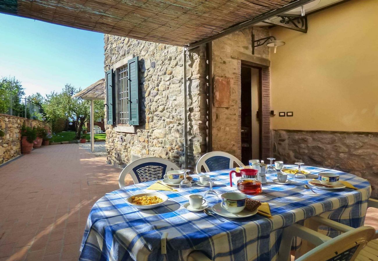 Apartment in Colle di Compito - CLORINDA