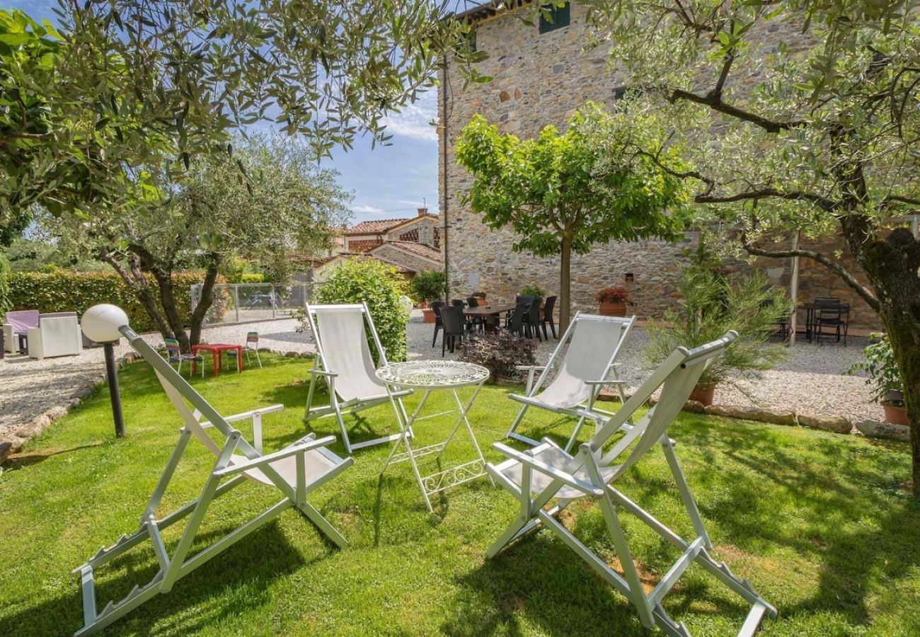 Apartment in Colle di Compito - CLORINDA