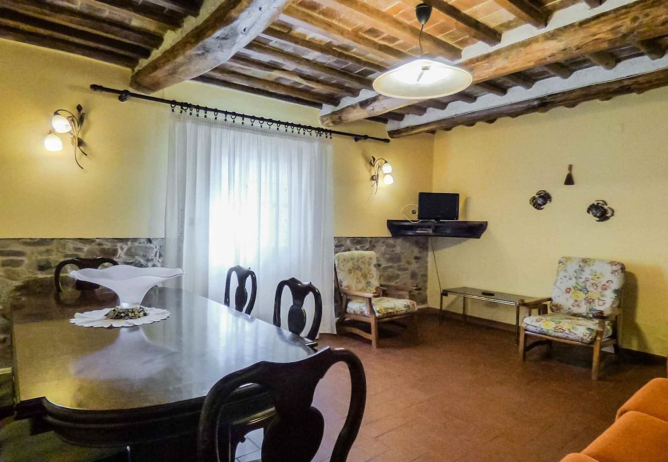 Apartment in Colle di Compito - CLORINDA