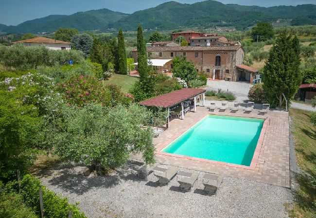 Villa in Camigliano Santa gemma - SANDRA Villa in Camigliano Santa gemma - SANDRA