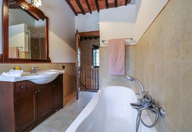 Villa in Camigliano Santa gemma - SANDRA Villa in Camigliano Santa gemma - SANDRA