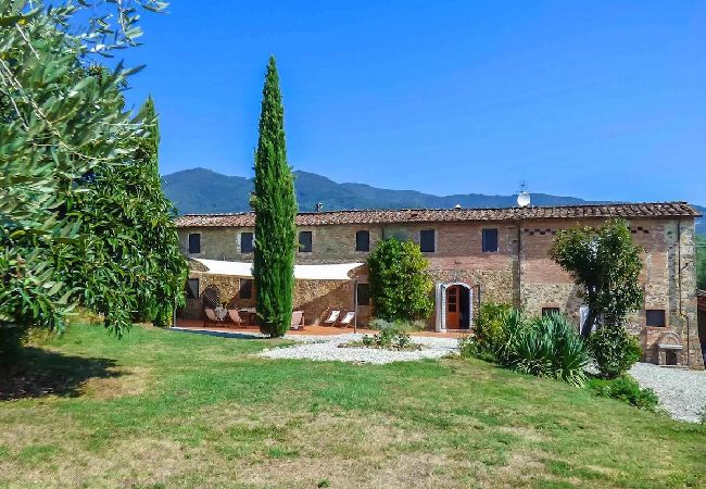 Villa in Camigliano Santa gemma - SANDRA Villa in Camigliano Santa gemma - SANDRA