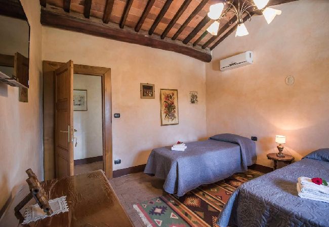Villa in Camigliano Santa gemma - SANDRA Villa in Camigliano Santa gemma - SANDRA