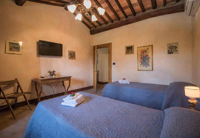 Villa in Camigliano Santa gemma - SANDRA Villa in Camigliano Santa gemma - SANDRA