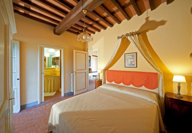 Villa in San Lorenzo di Moriano - PODERE FARI Villa in San Lorenzo di Moriano - PODERE FARI