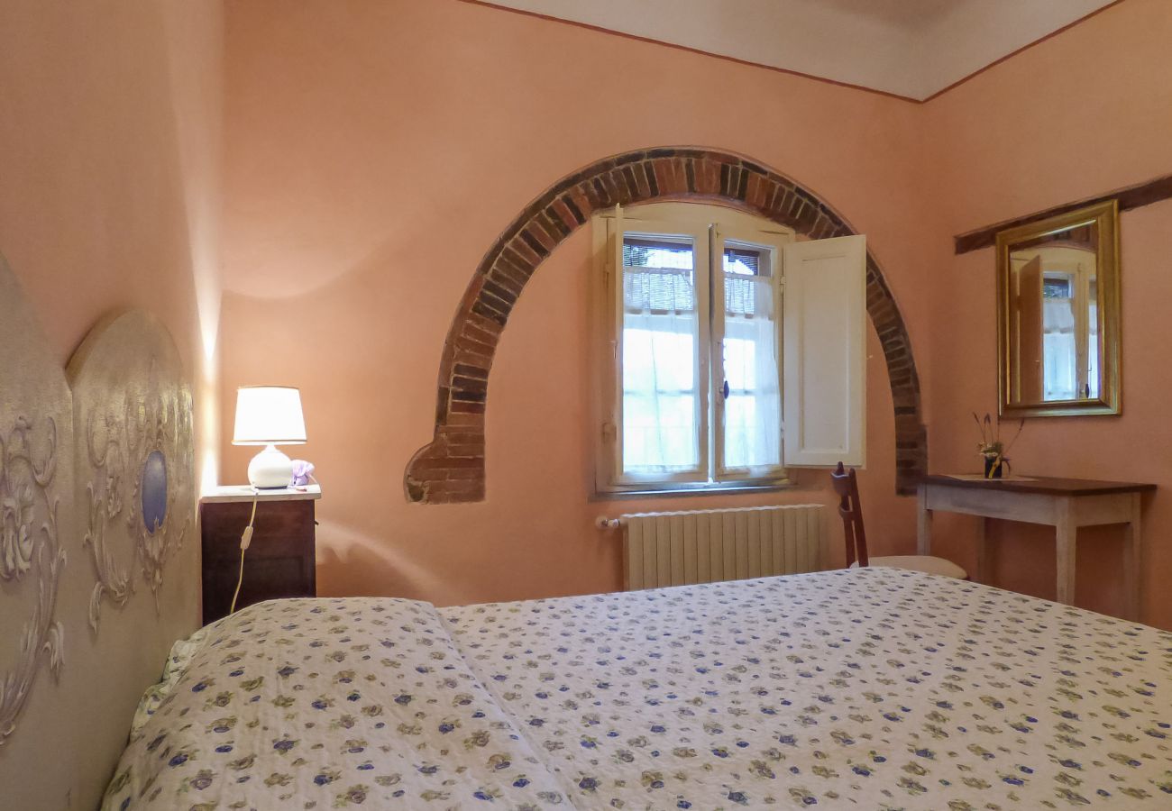 Apartment in Segromigno in Monte - VIOLETTA M