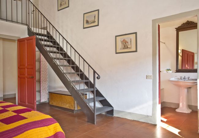Villa in Rignano sull´Arno - CAVO Villa in Rignano sull´Arno - CAVO