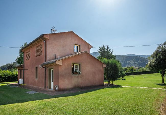 Villa in Colle di Compito - LEVI