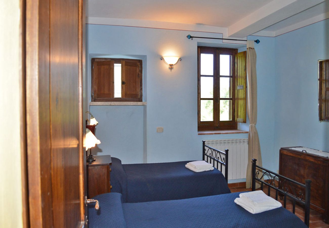 Apartment in Asciano - MONTI PT010