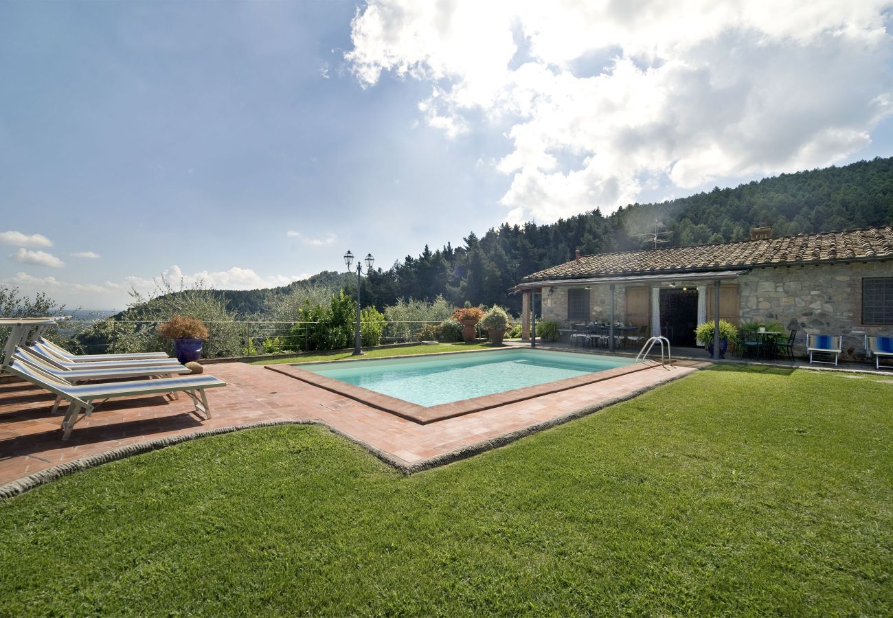 Villa à Pieve di Compito - ENNU