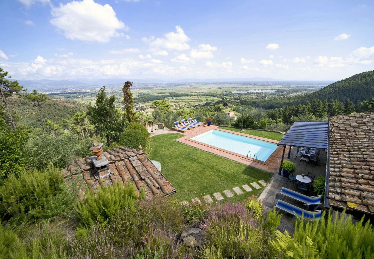 Villa à Pieve di Compito - ENNU