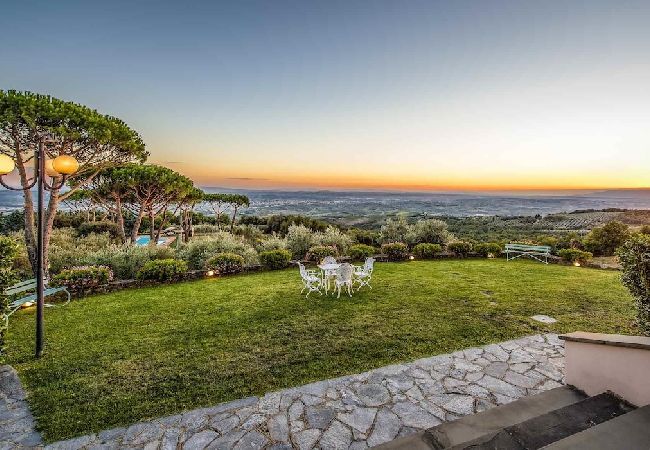 Villa a Capraia e Limite - MELOGRANO Villa a Capraia e Limite - MELOGRANO