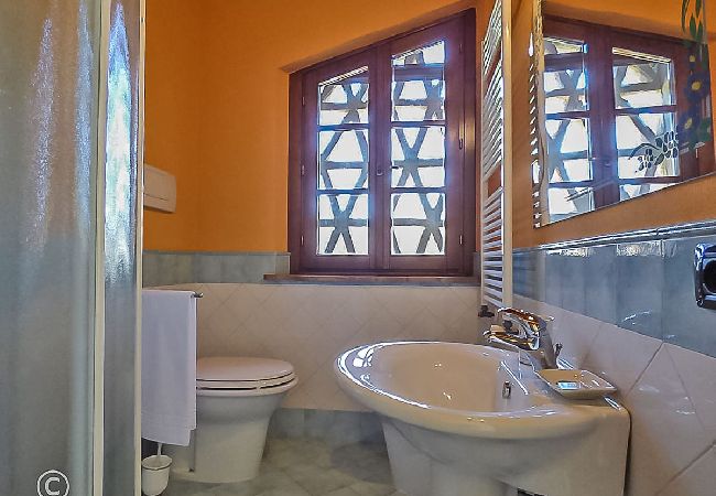 Villa a Pieve di Compito - PESCHETO Villa a Pieve di Compito - PESCHETO