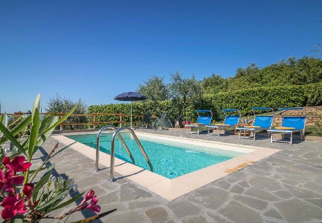 Villa a Pescia - LA VEDUTA Villa a Pescia - LA VEDUTA