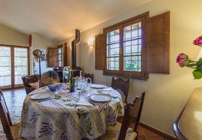 Villa a Pescia - LA VEDUTA Villa a Pescia - LA VEDUTA