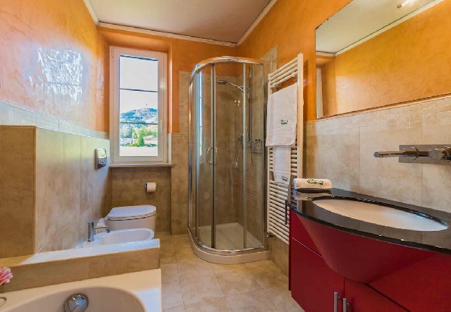 Casa a Lucca - PODERE SANTA Casa a Lucca - PODERE SANTA