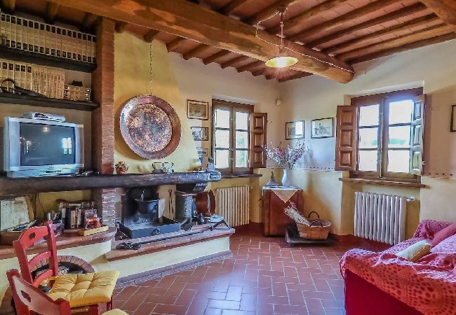 Casa a Camigliano Santa gemma - CAMPANARO Casa a Camigliano Santa gemma - CAMPANARO