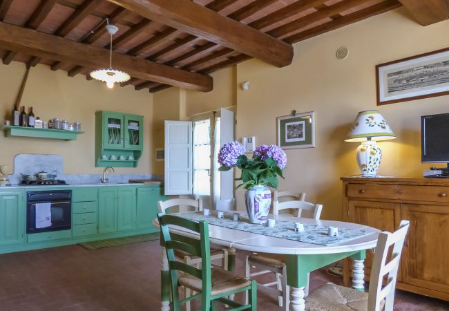 Villa a San Lorenzo di Moriano - PODERE FARI Villa a San Lorenzo di Moriano - PODERE FARI