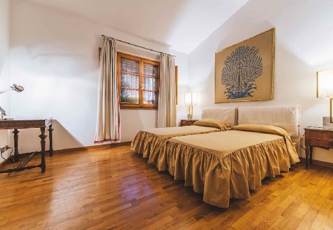 Villa in Capraia e Limite - MELOGRANO Villa in Capraia e Limite - MELOGRANO