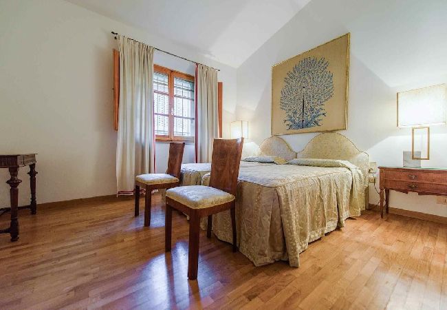 Villa in Capraia e Limite - MELOGRANO Villa in Capraia e Limite - MELOGRANO