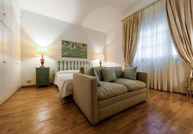 Villa in Capraia e Limite - MELOGRANO Villa in Capraia e Limite - MELOGRANO